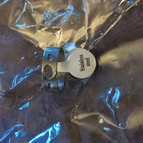 Heart Ring Size 20 NWT Women's Stainless Steel - Picture 2 of 5